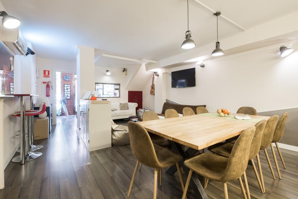 Barcelona & You Hostel Sagrada Familia Екстериор снимка
