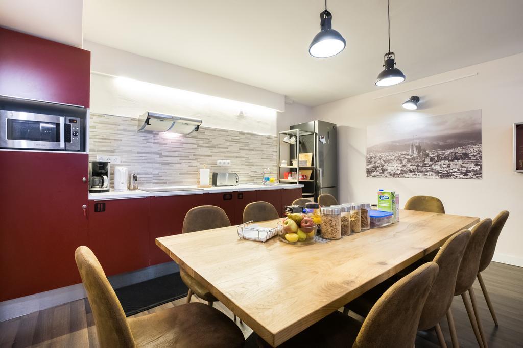 Barcelona & You Hostel Sagrada Familia Екстериор снимка