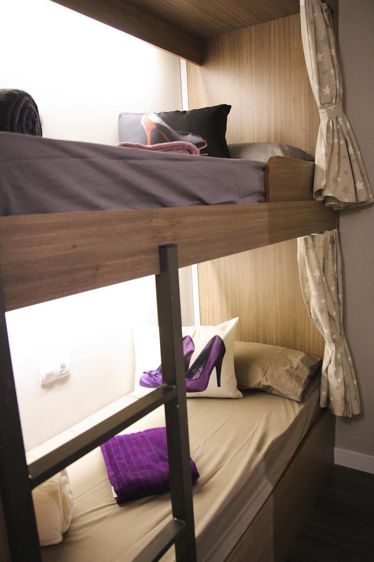 Barcelona & You Hostel Sagrada Familia Екстериор снимка