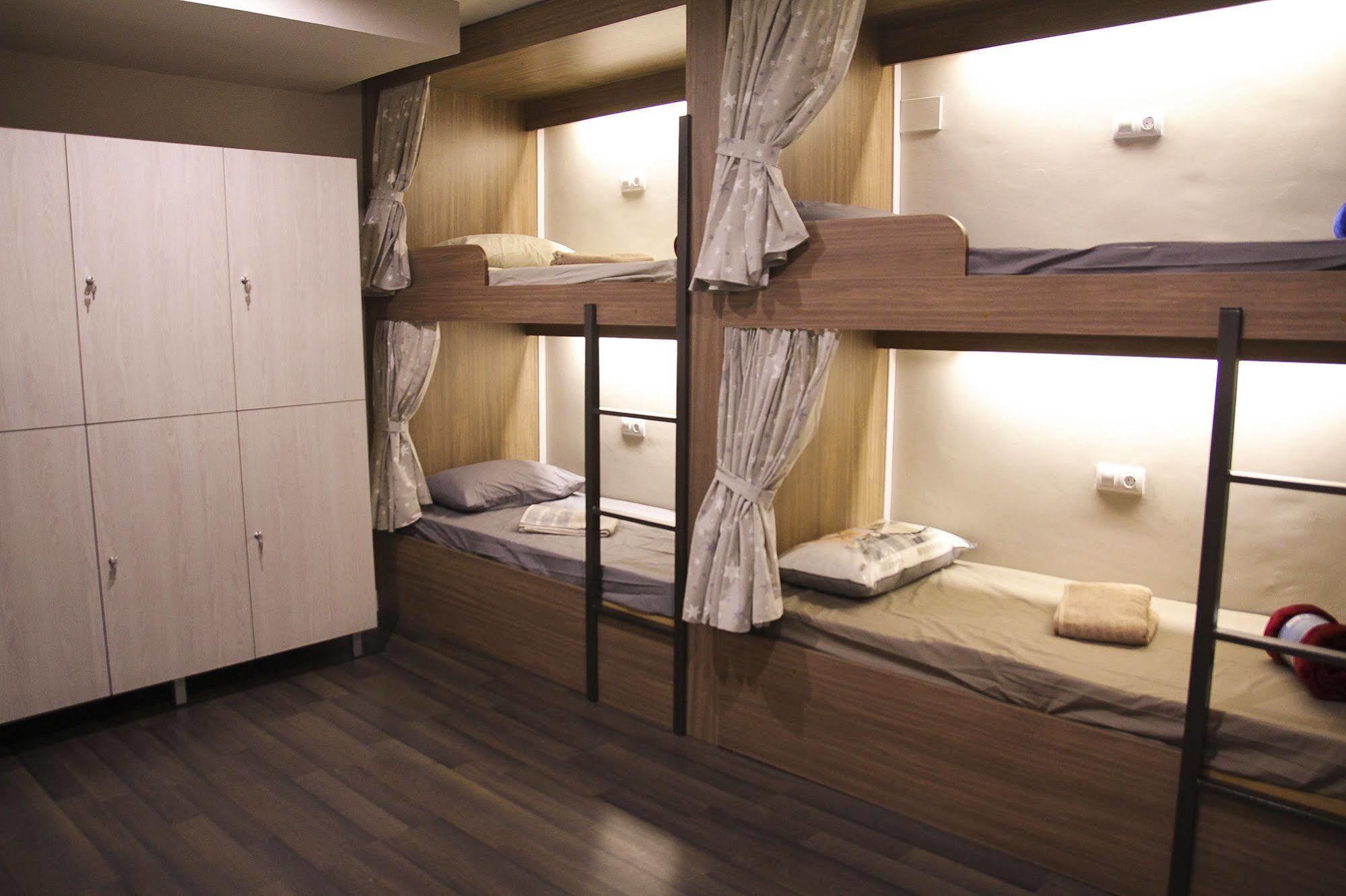 Barcelona & You Hostel Sagrada Familia Екстериор снимка