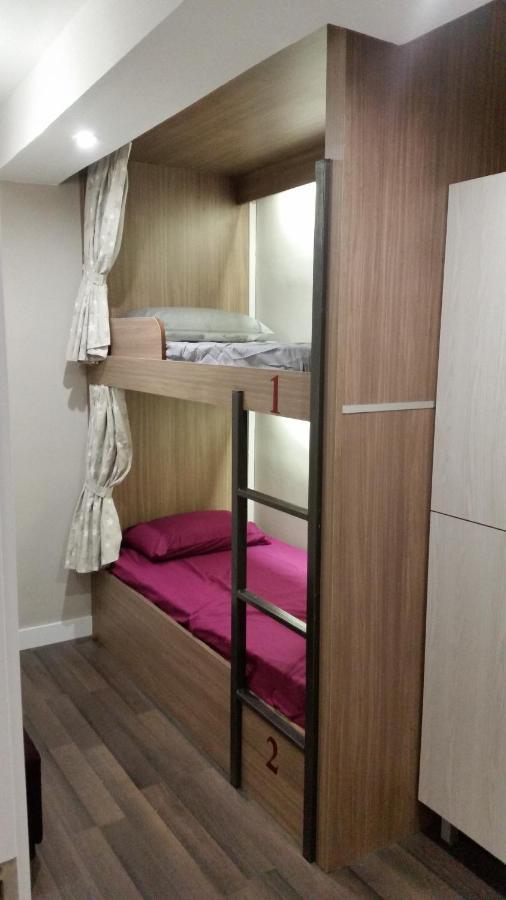 Barcelona & You Hostel Sagrada Familia Екстериор снимка